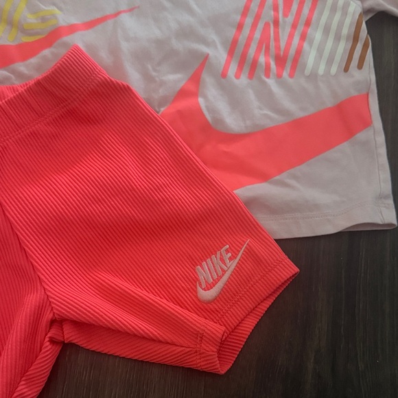 Nike Pink and Coral Graphic Tee Set - Picture 2 of 4